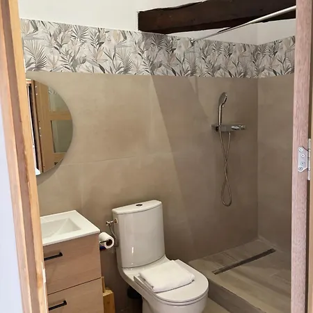 Pensión La Tour De Coron 3*