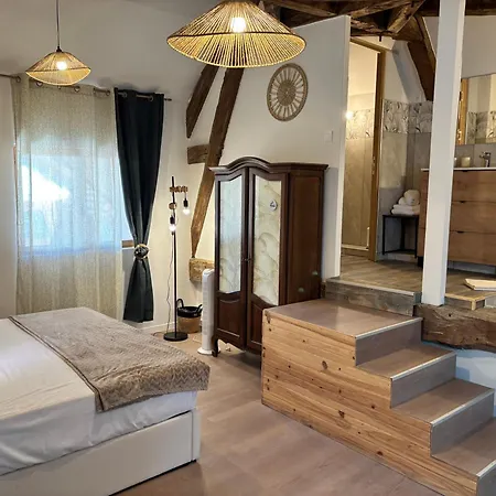 La Tour De Coron Maison d'hôtes 3*