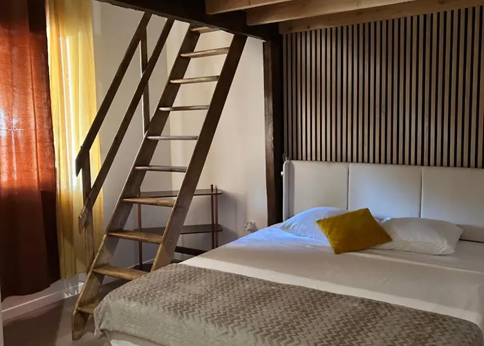 La Tour De Coron Maison d'hôtes