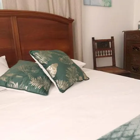 Guest house La Tour De Coron *